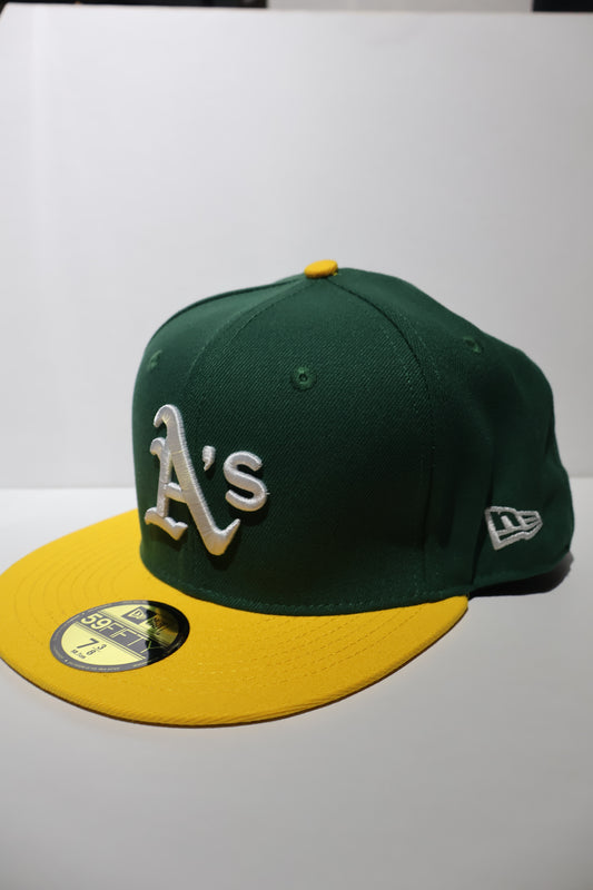 A OAKLAND TWO TONE FITTED HAT