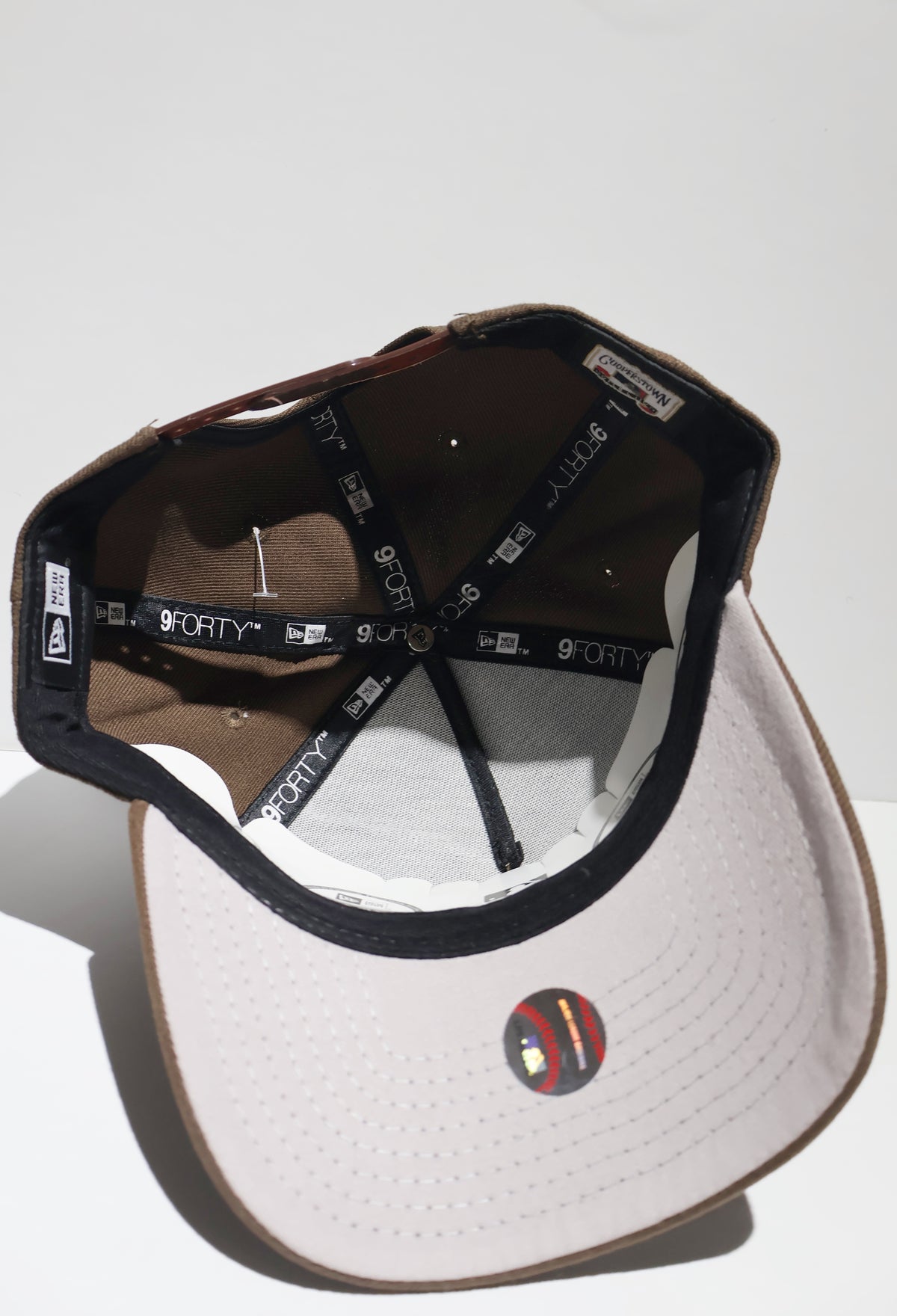 NY BROWN A FRAME SNAPACK