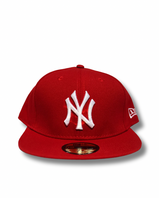 NY RED PLAIN FITTED HAT