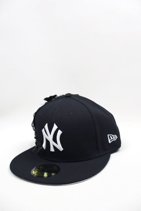 NY BLACK FLORAL FITTED HAT