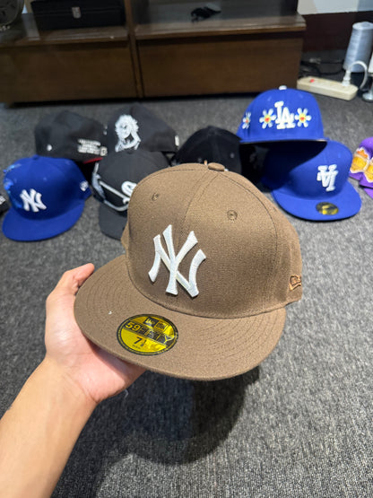 NY BROWN FITTED HAT