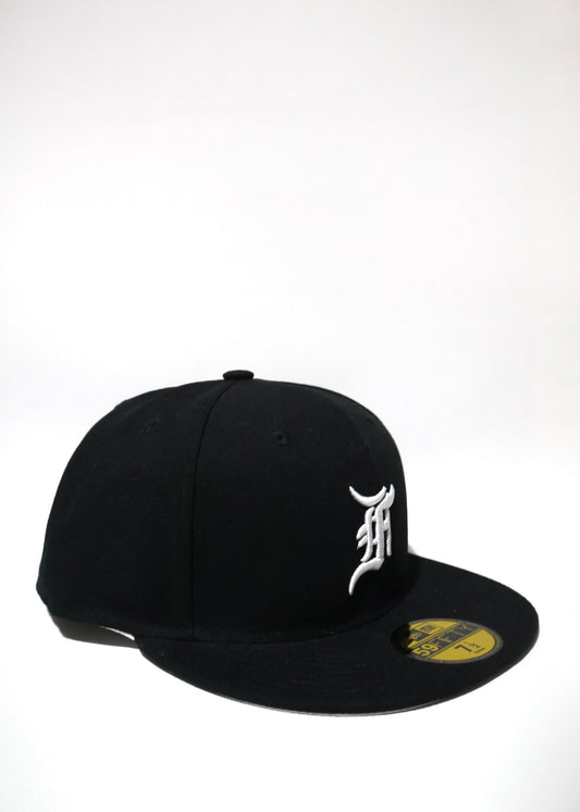 FOG PLAIN BLACK FITTED