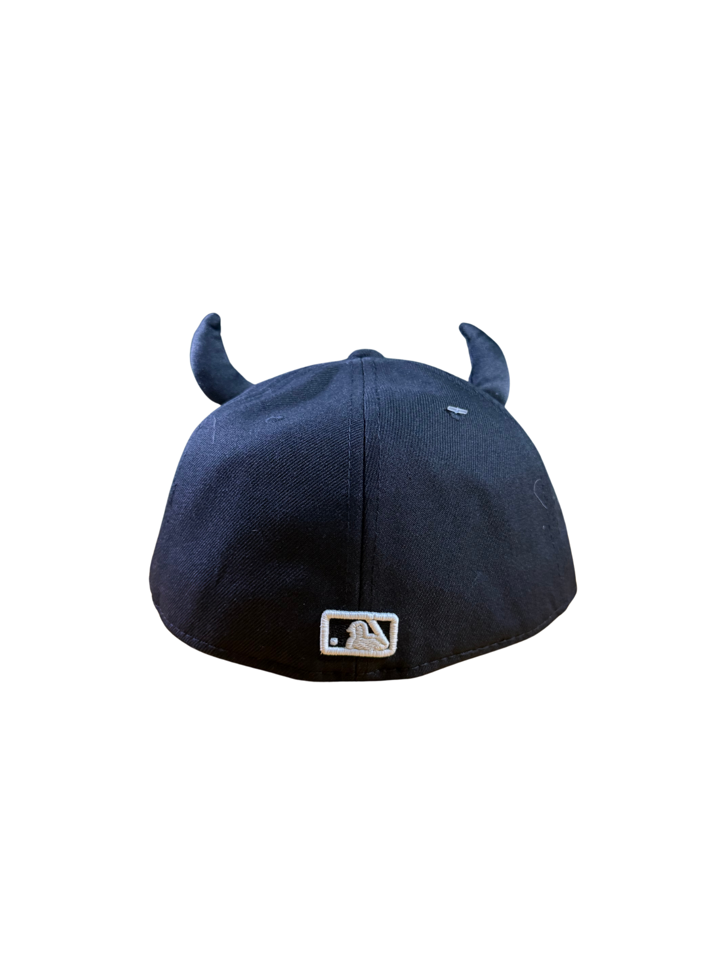 NY BLACK HORN FITTED HAT