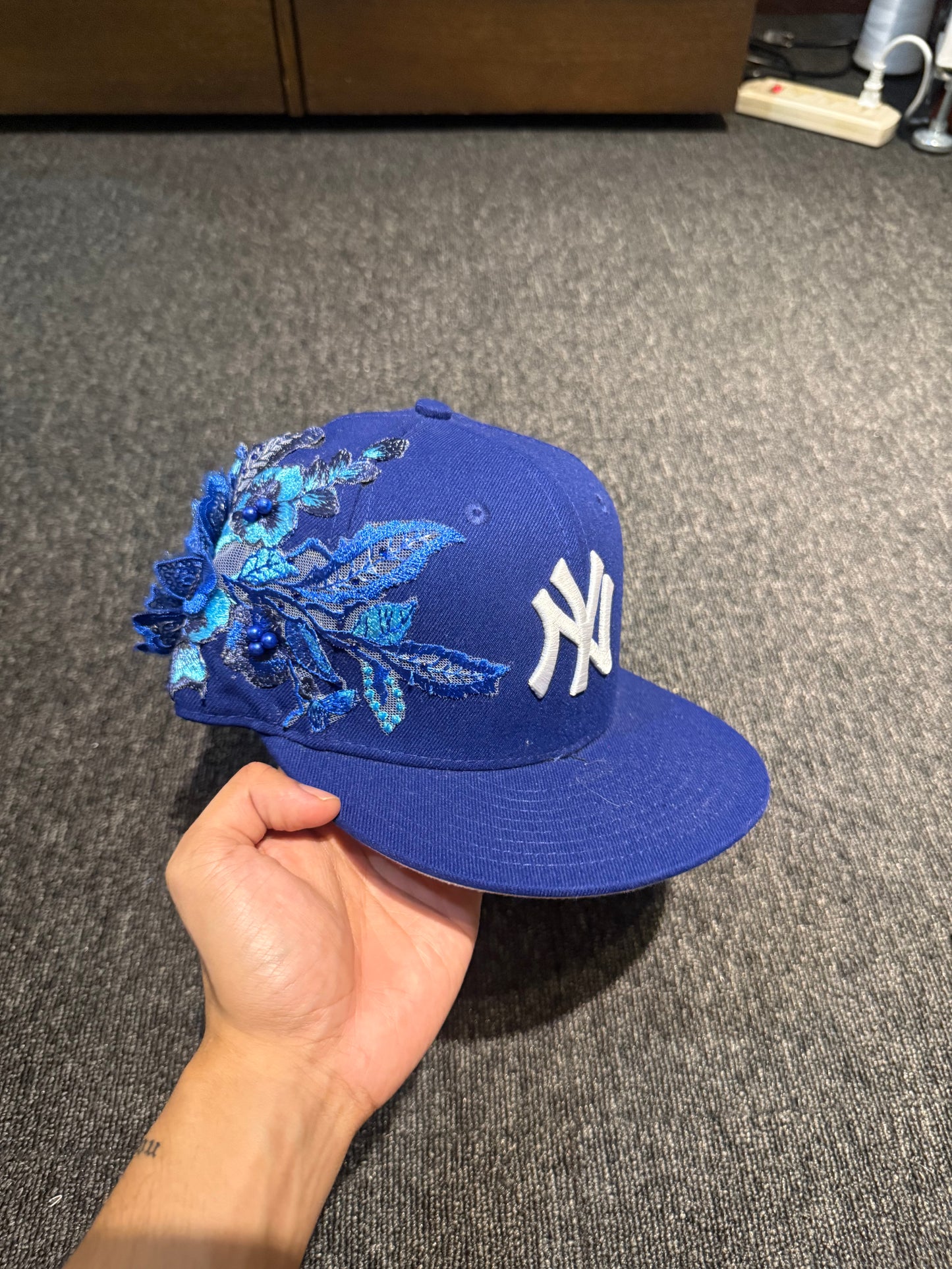NY FLORAL BLUE FITTED HAT