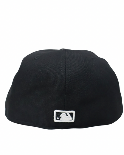 LA PLAIN BLACK FITTED HAT