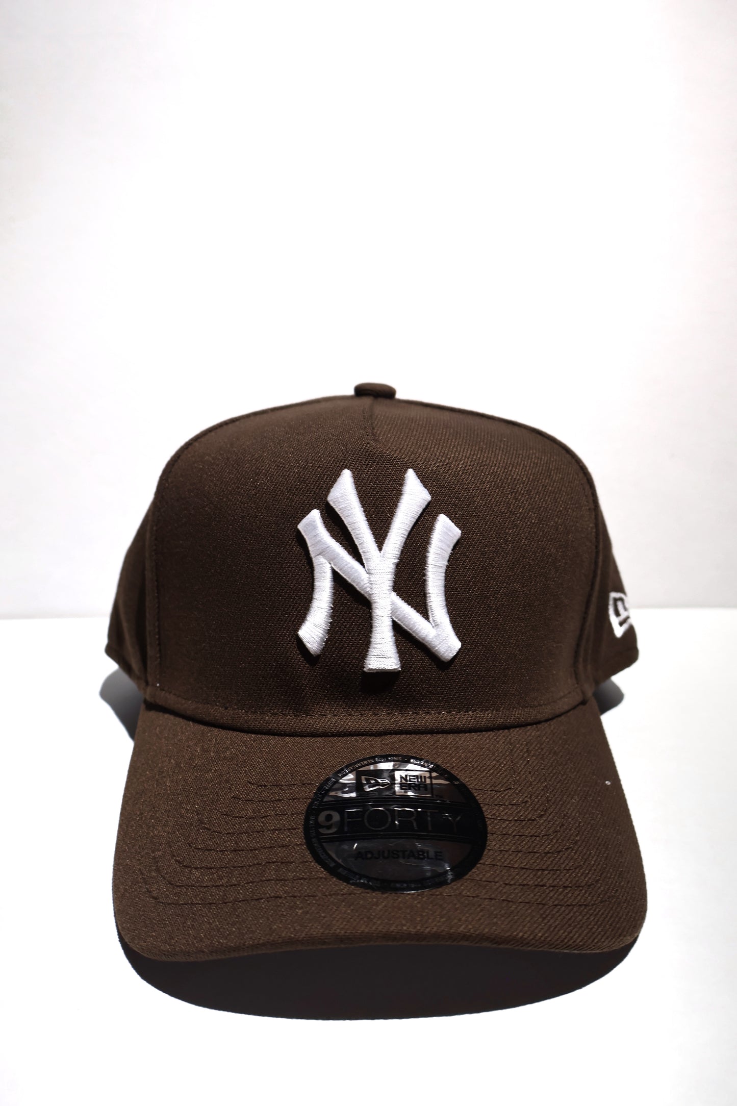 NY BROWN A FRAME SNAPACK