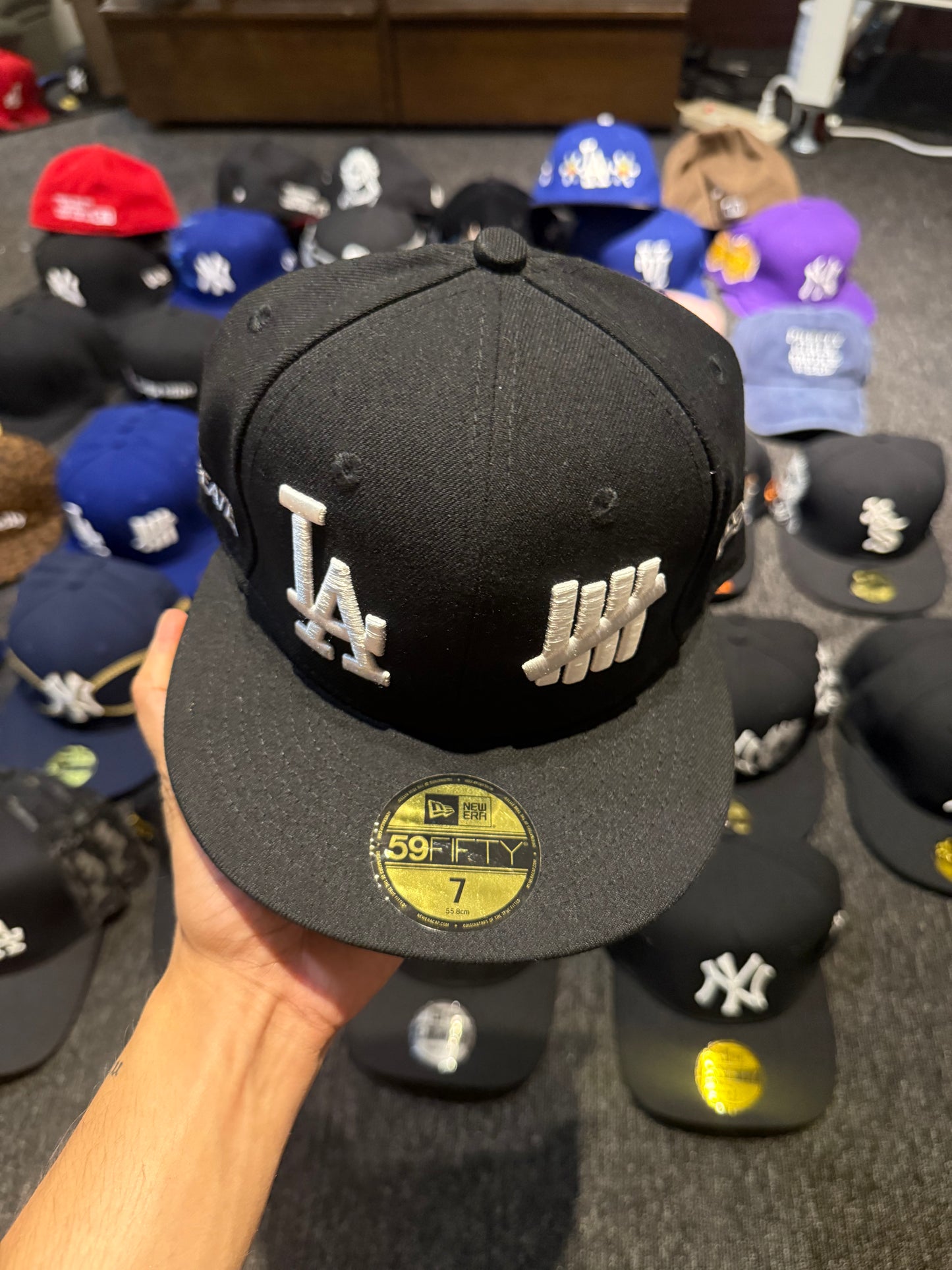 LA UNDEFEATED FITTED 7