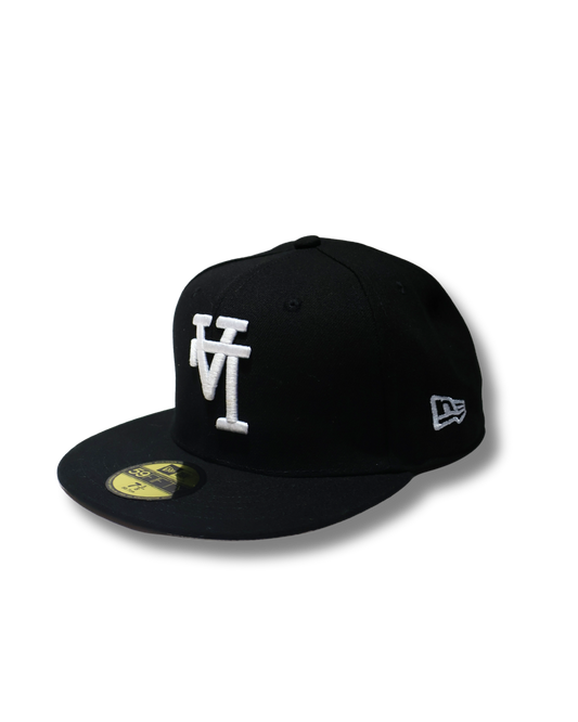 LA INVERTED PLAIN BLACK FITTED HAT