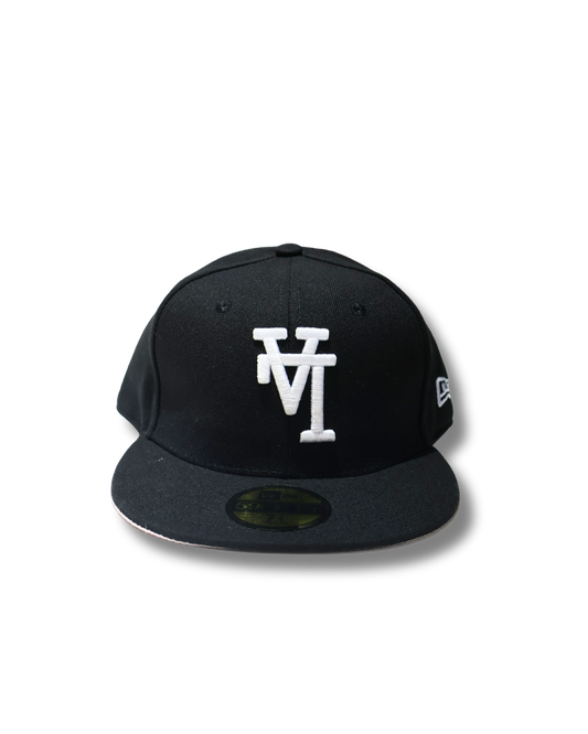 LA INVERTED PLAIN BLACK FITTED HAT