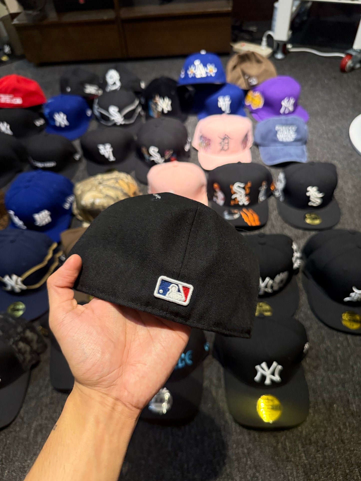 LA UNDEFEATED FITTED 7