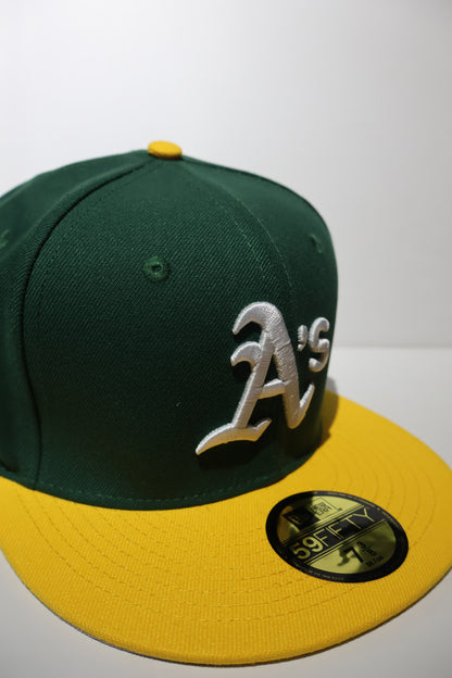 A OAKLAND TWO TONE FITTED HAT