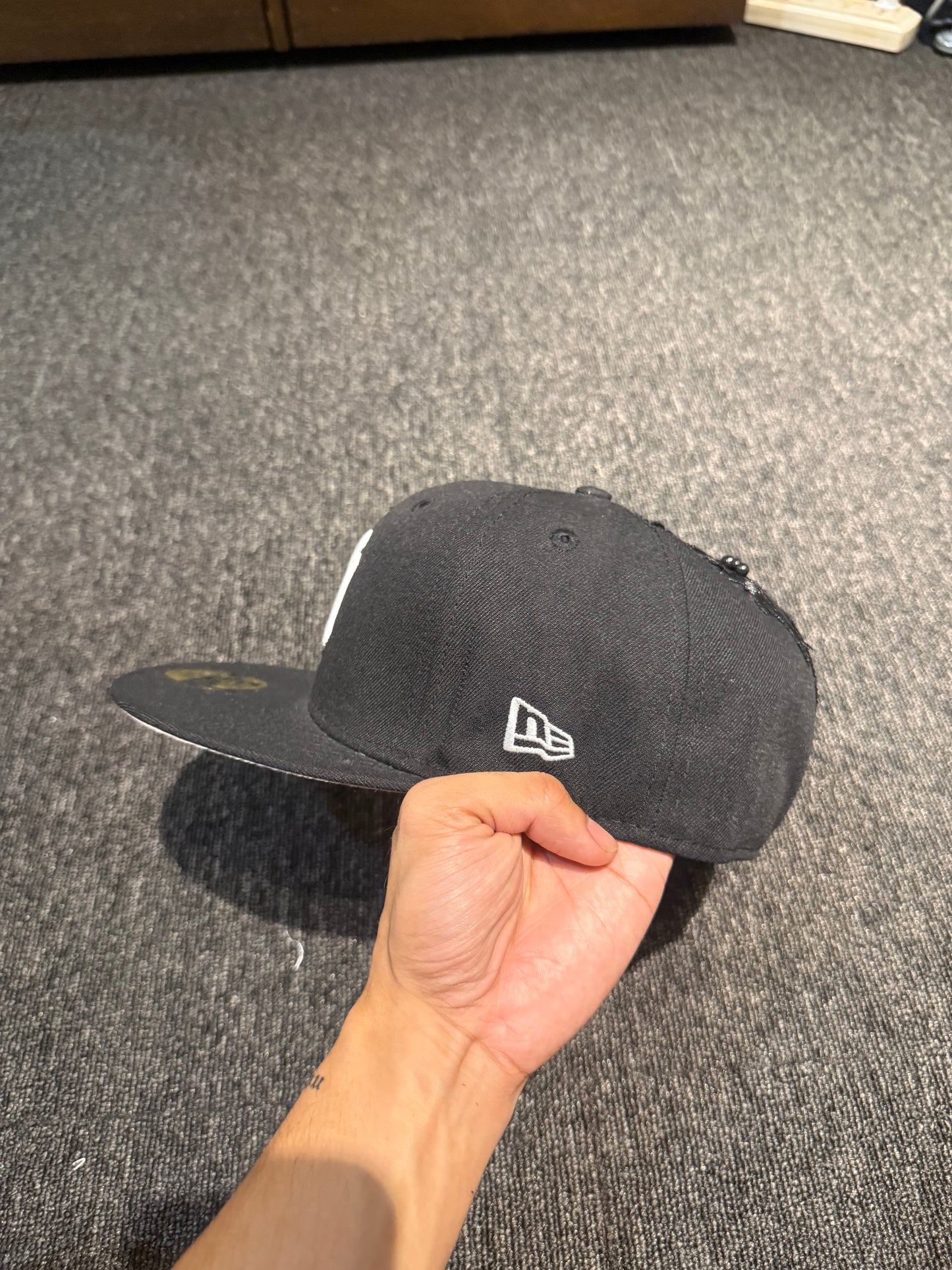 NY FLORAL BLACK FITTED HAT
