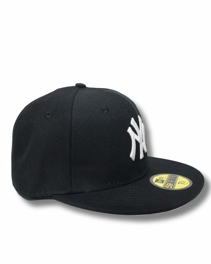 NY PLAIN BLACK FITTED HAT
