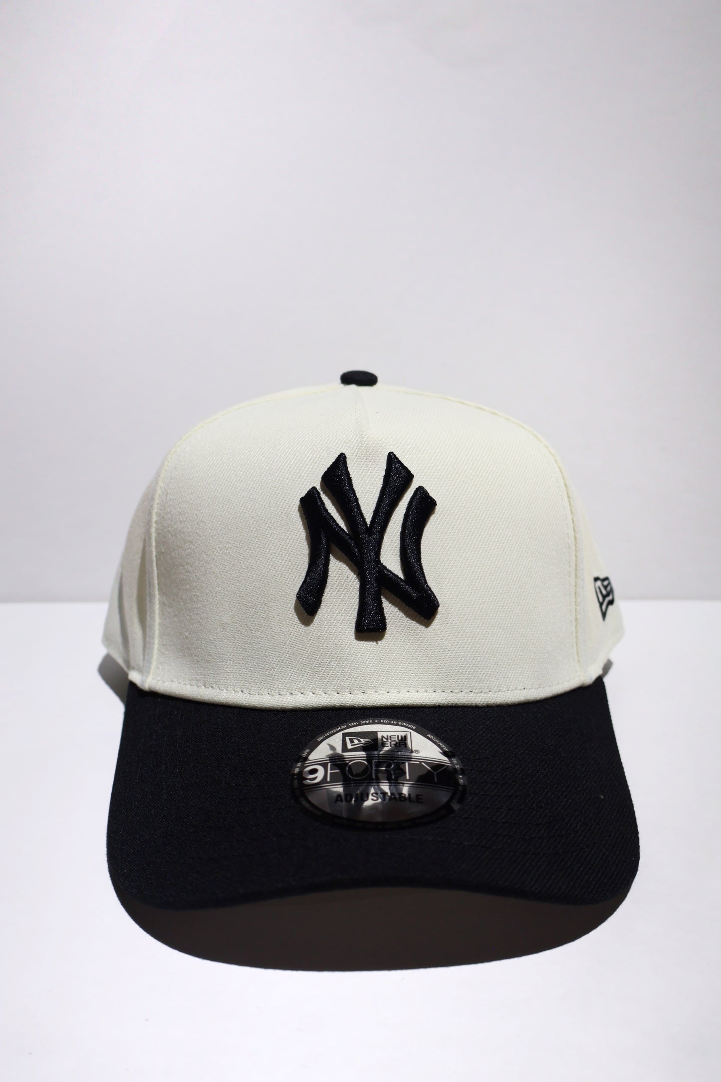 NY CREAM AND BLACK A FRAME