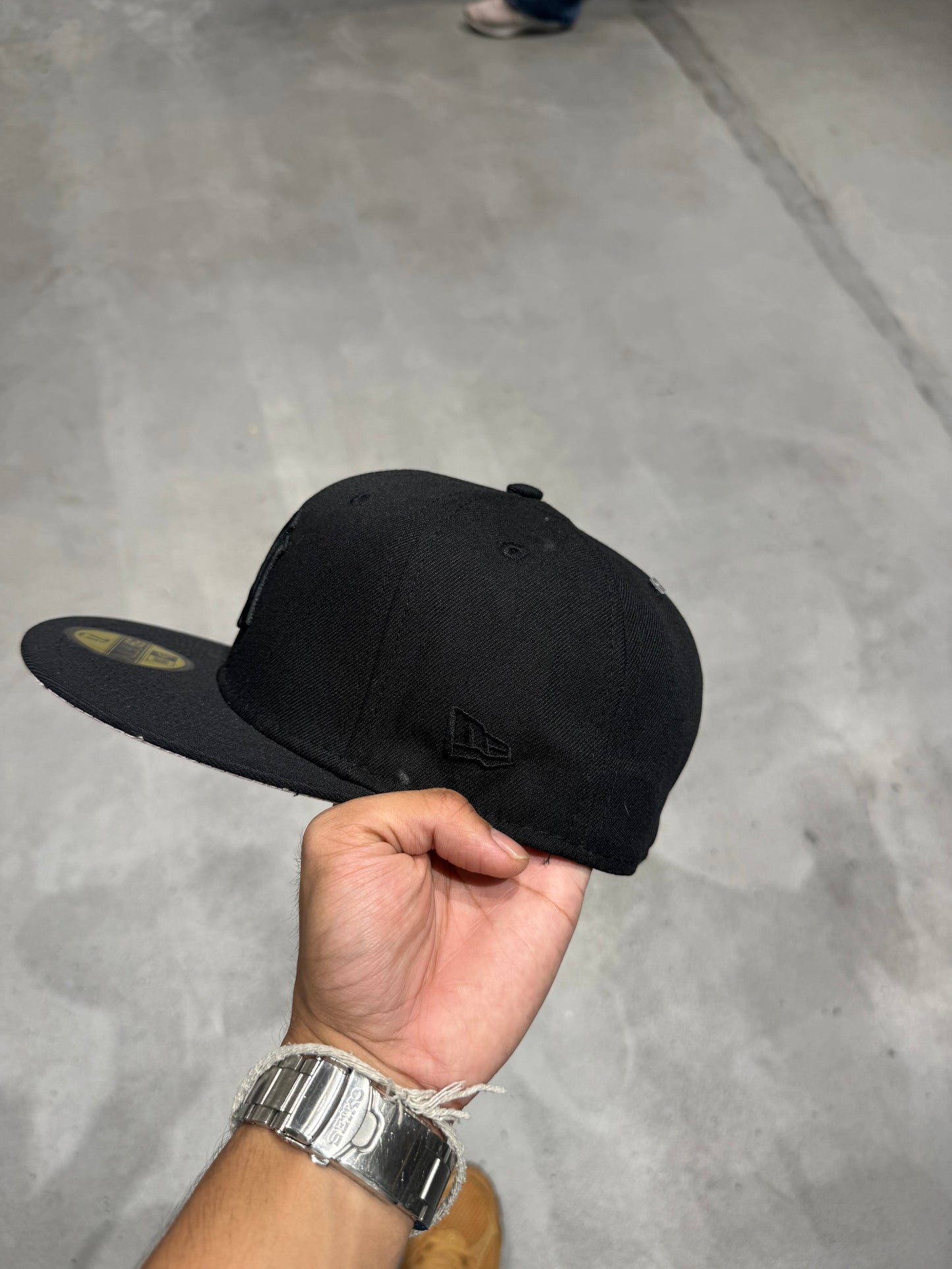 NY TRIPLE BLACK FITTED