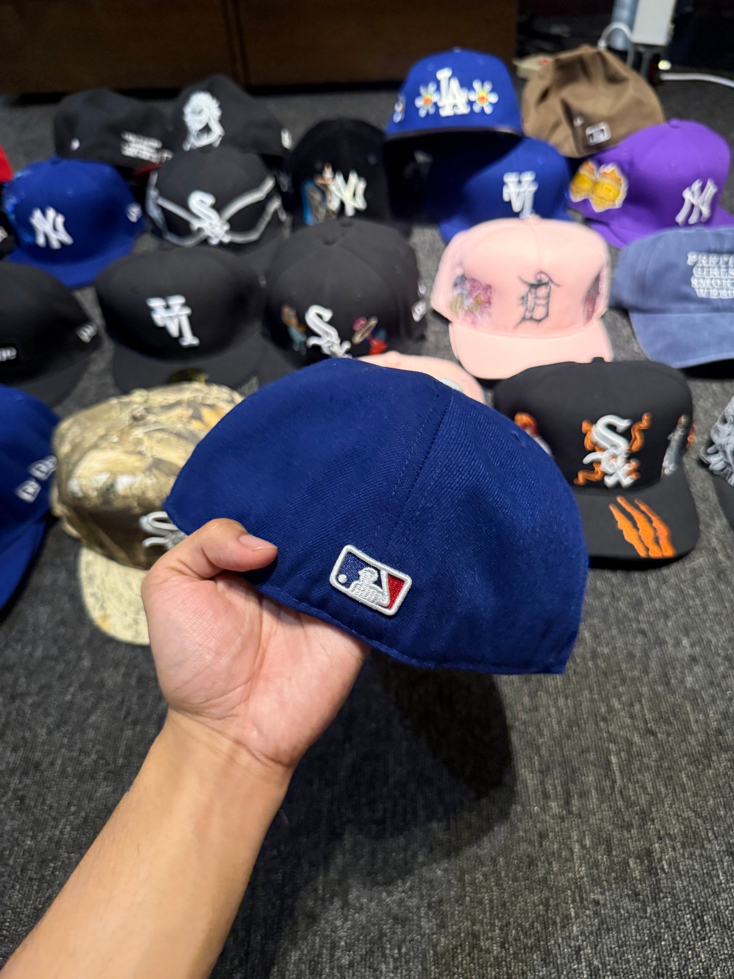 LA NOT LIKE US FITTED 7 3/8