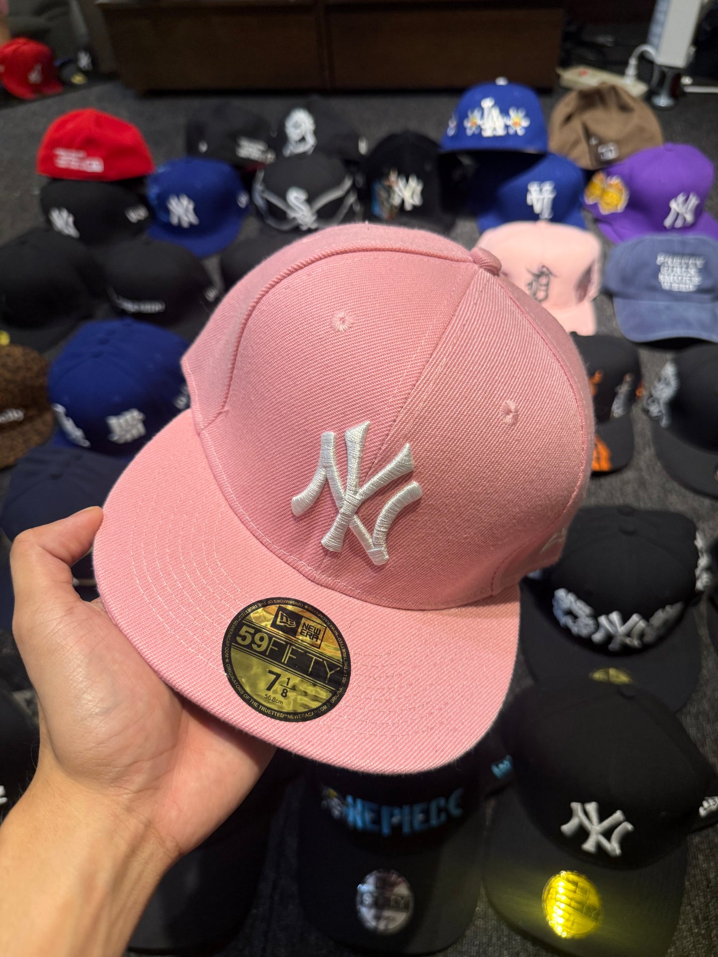 NY PINK FITTED HAT 7 1/8
