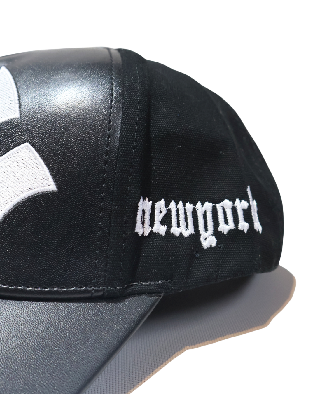 LEATHER NY BIG LOGO STRAPBACK