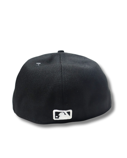 SOX PLAIN BLACK FITTED HAT