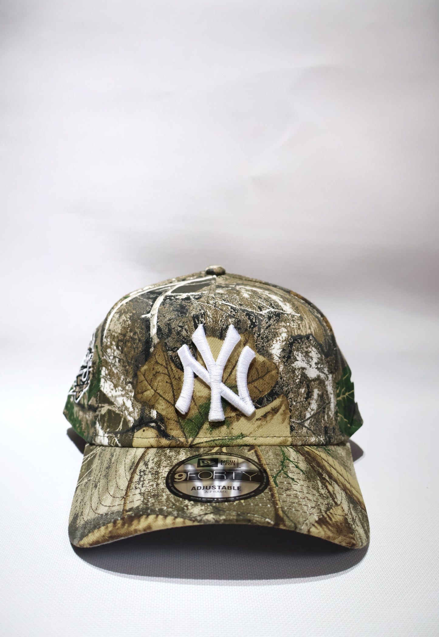 AUTHENTIC NY REALTREE A FRAME