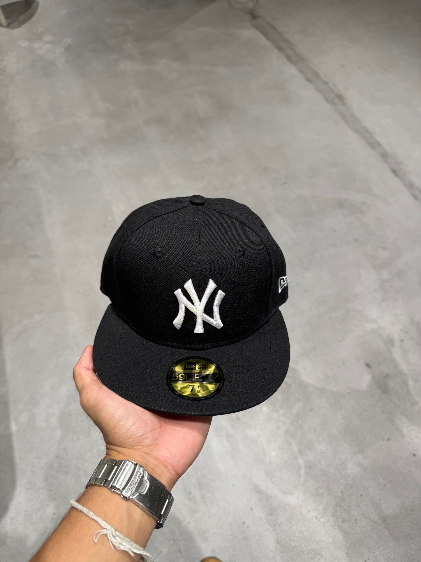 NY PLAIN BLACK FITTED