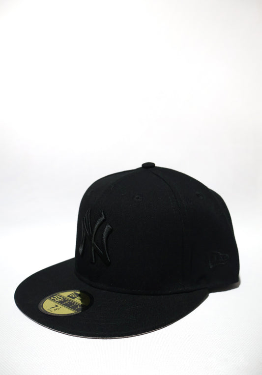 NY TRIPLE BLACK FITTED