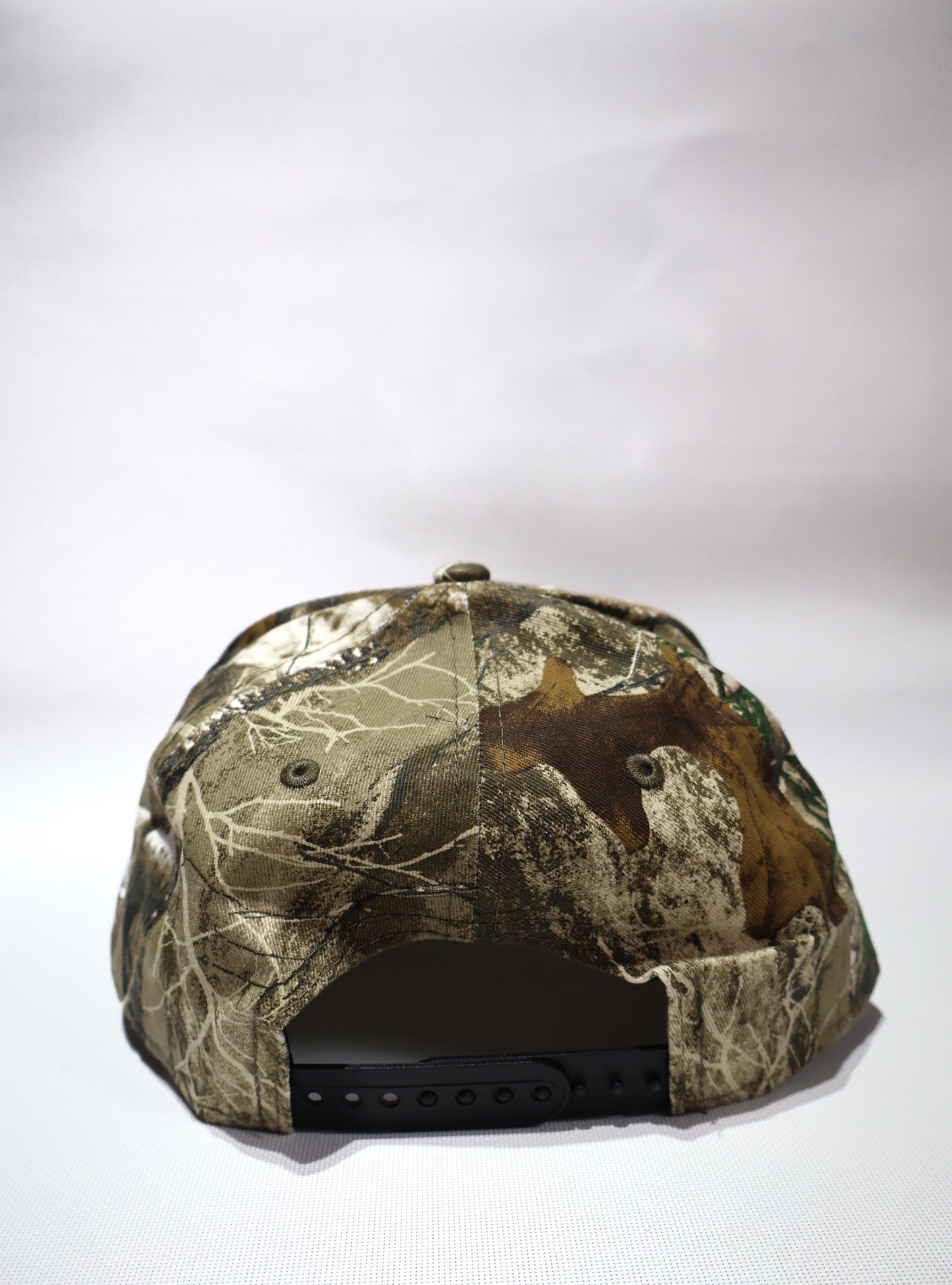 AUTHENTIC NY REALTREE A FRAME
