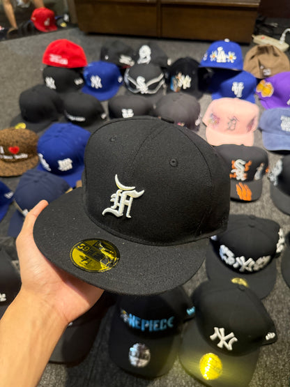 FOG BLACK FITTED HAT