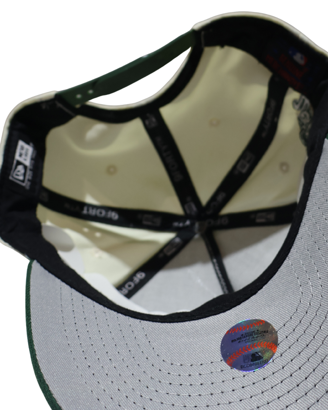 A TWO TONE W SIDEPATCH A FRAME SNAPBACK