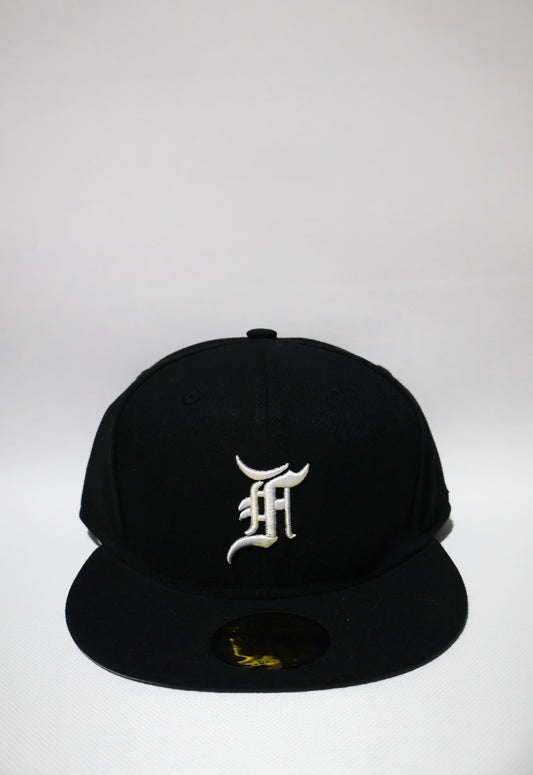 FOG PLAIN BLACK FITTED