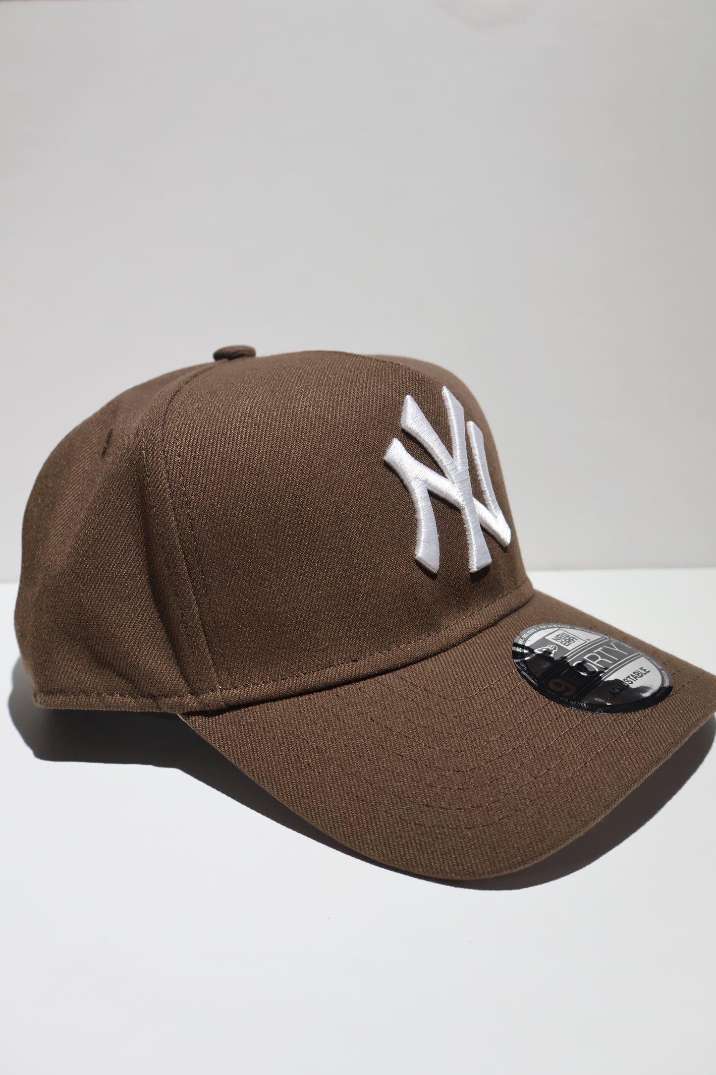 NY BROWN A FRAME SNAPACK