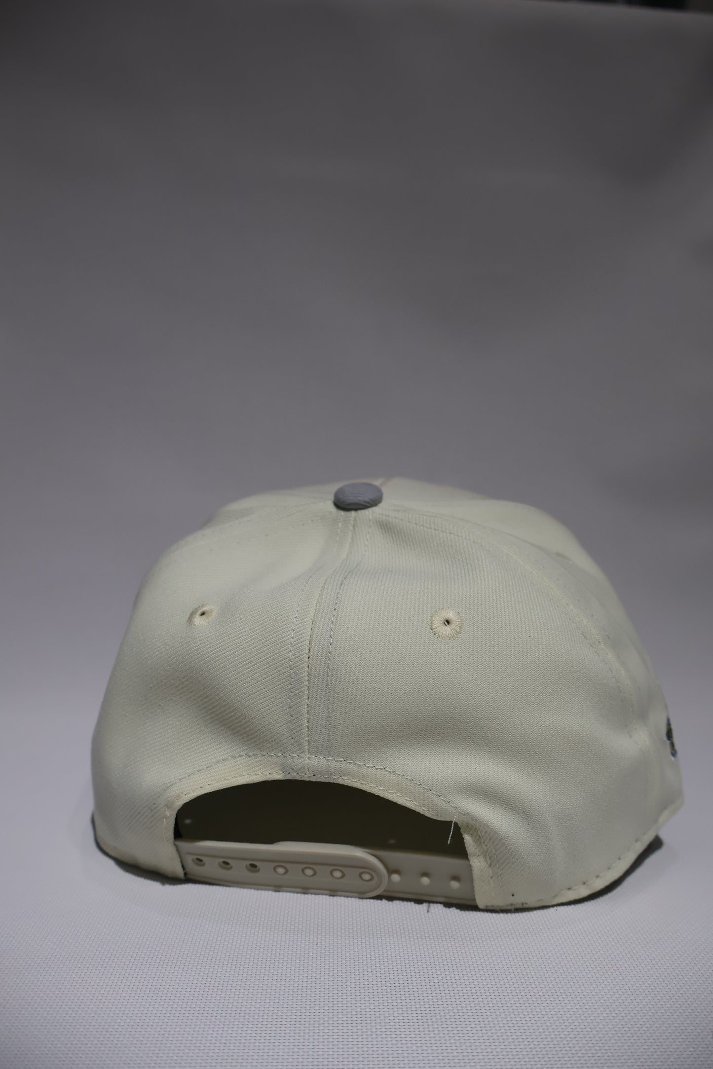 NY TWO TONE CREAM NAVY SNAPBACK