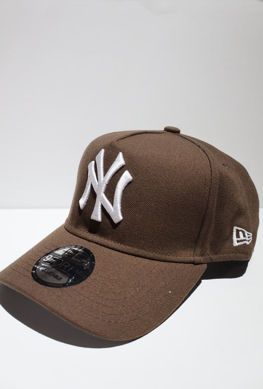 NY BROWN A FRAME SNAPACK