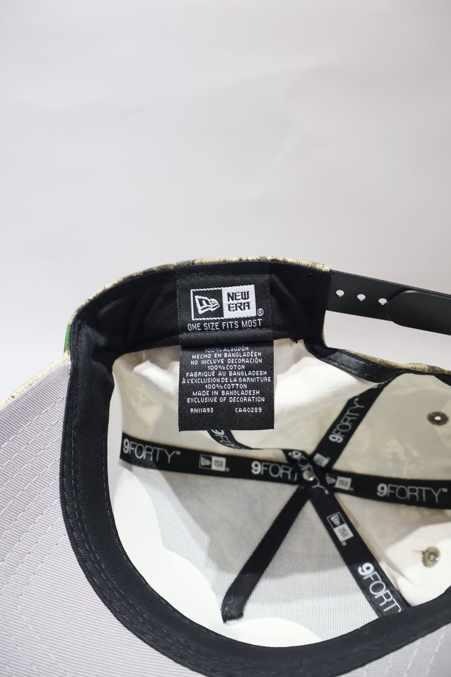 AUTHENTIC NY REALTREE A FRAME
