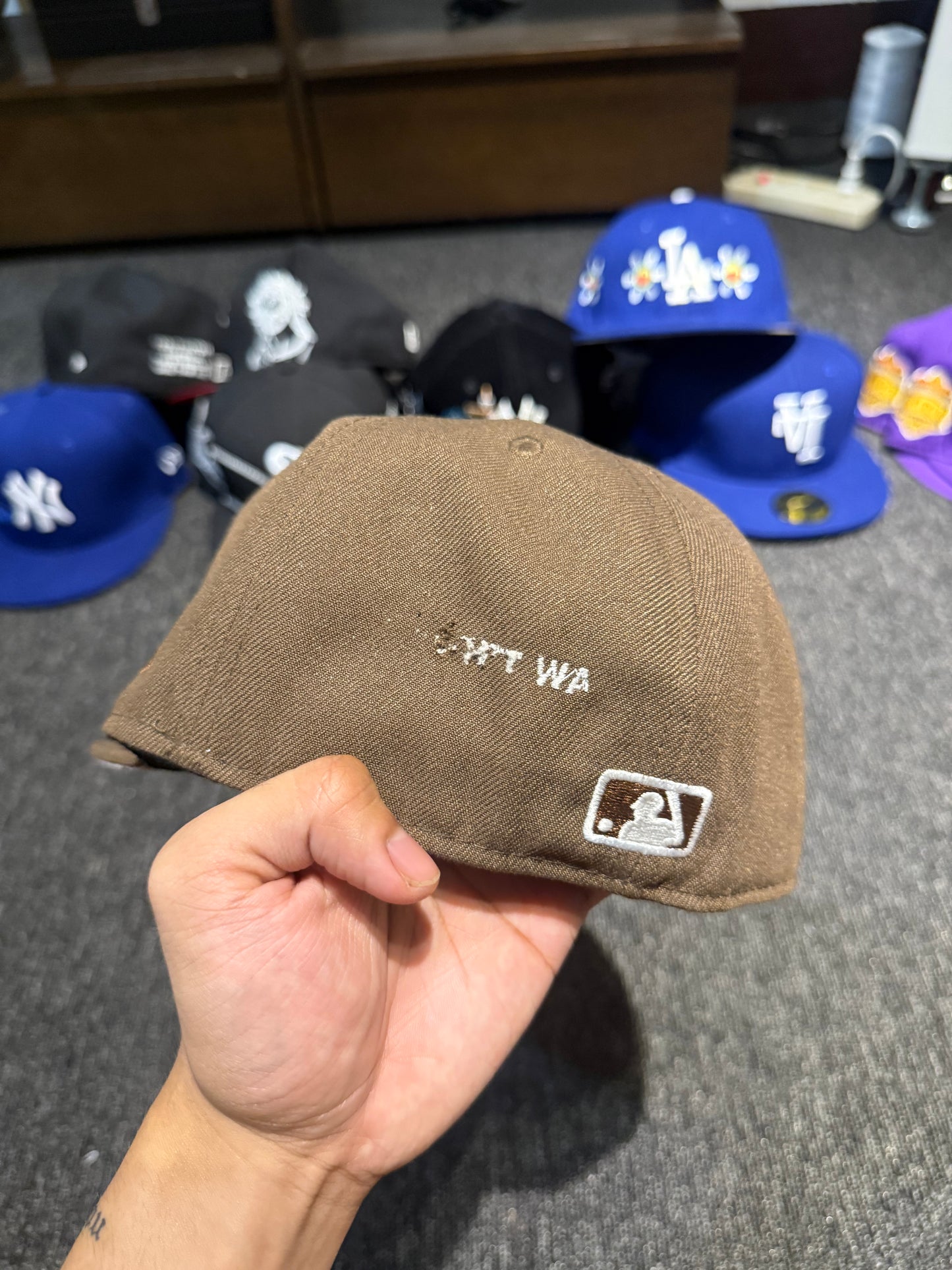 NY BROWN FITTED HAT