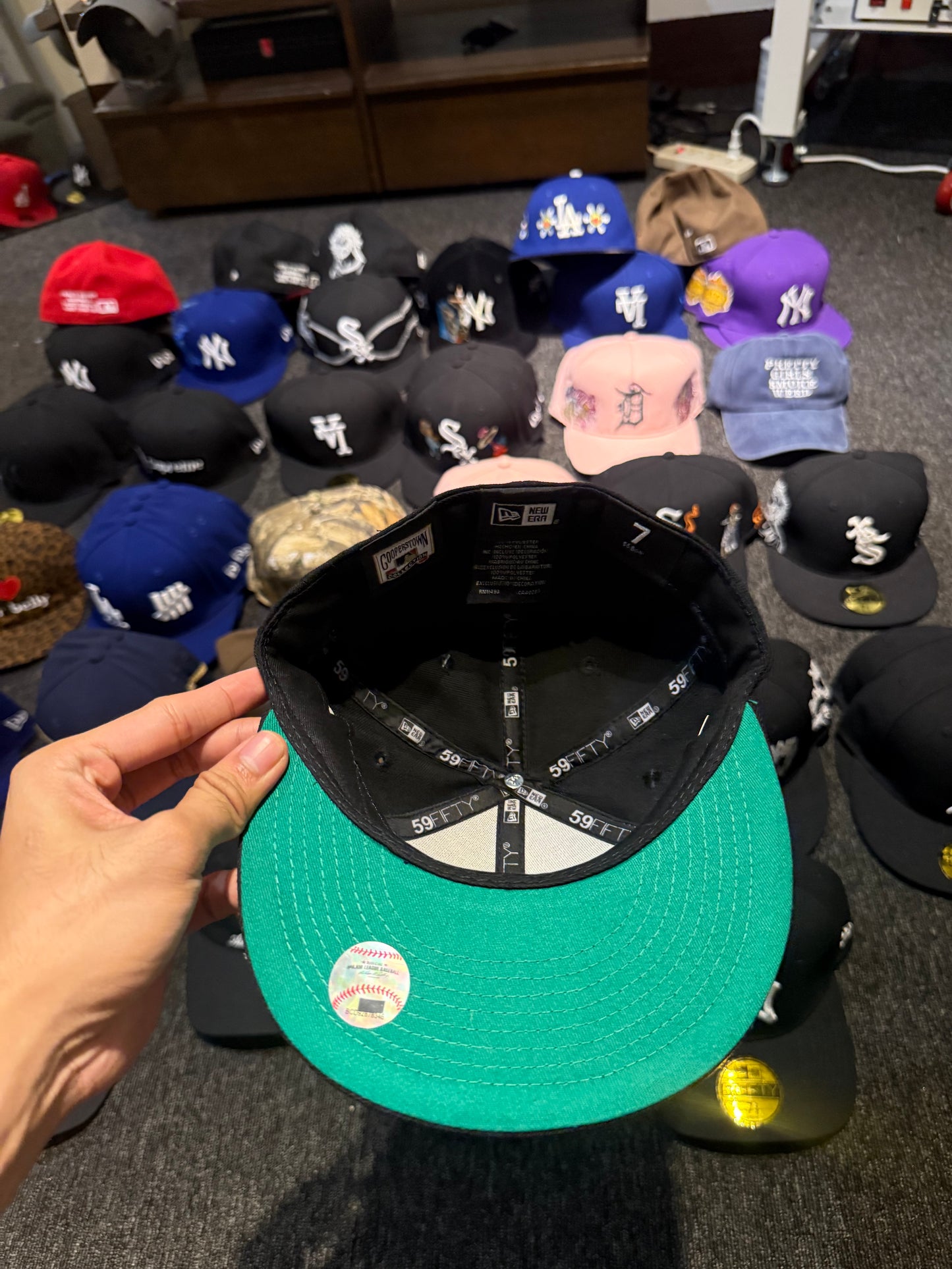 LA UNDEFEATED FITTED 7