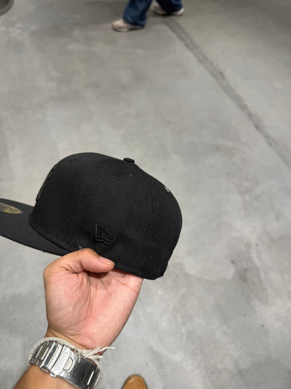 NY TRIPLE BLACK FITTED