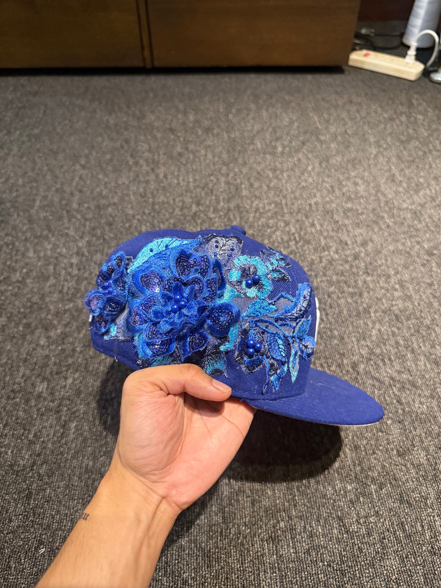 NY FLORAL BLUE FITTED HAT