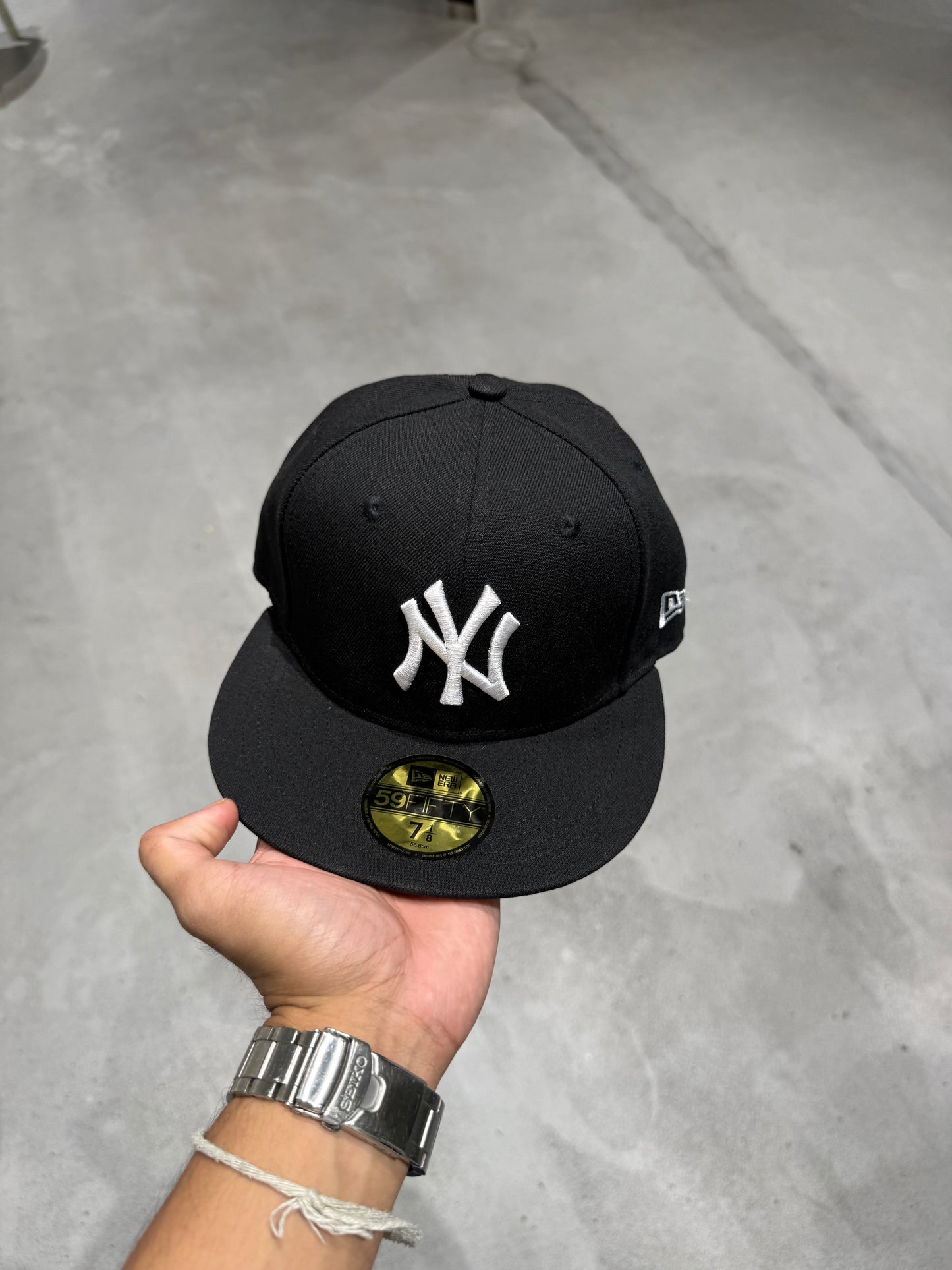 NY PLAIN BLACK FITTED