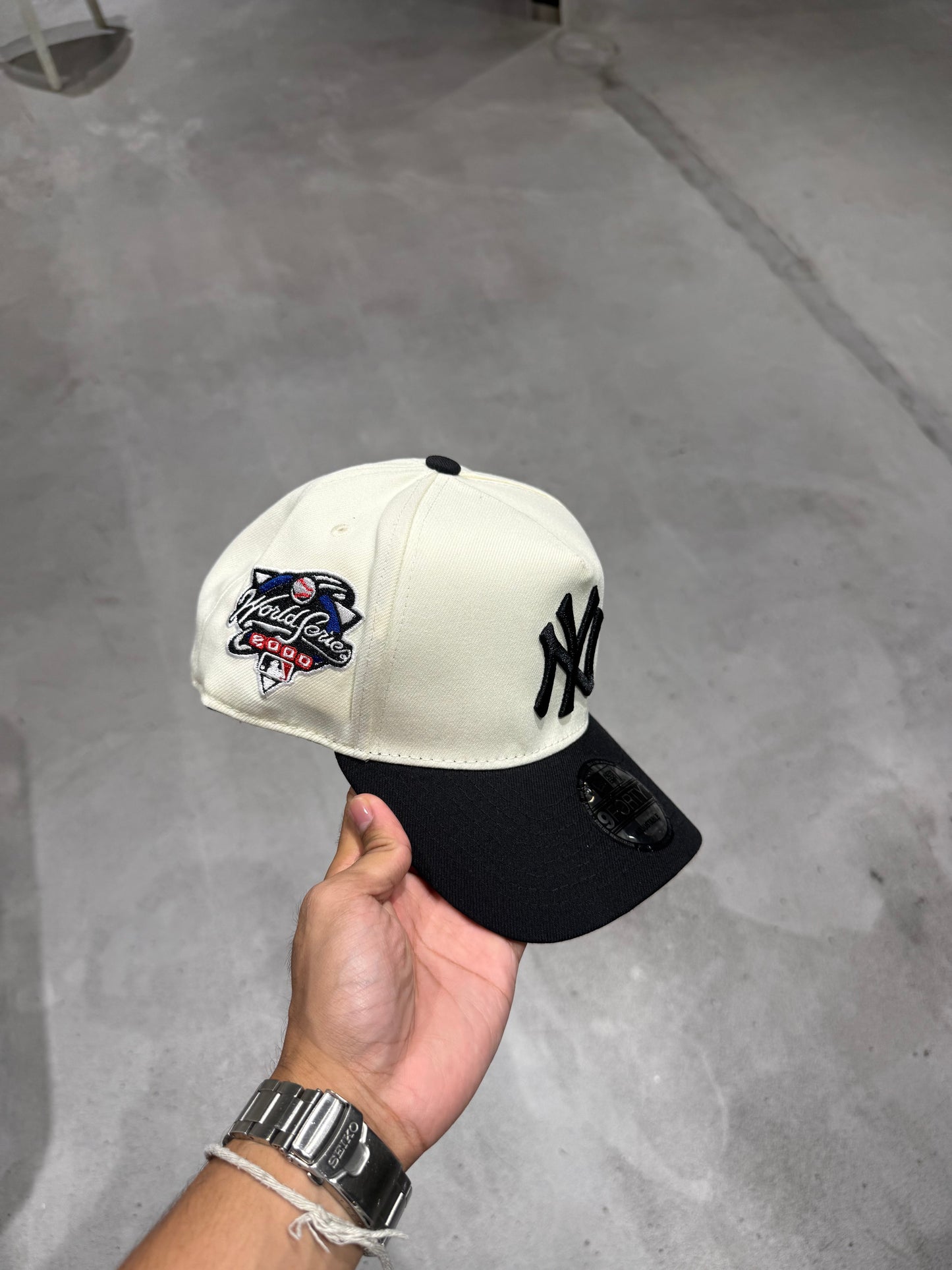 NY TWO TONE CREAM WHITE AFRAME