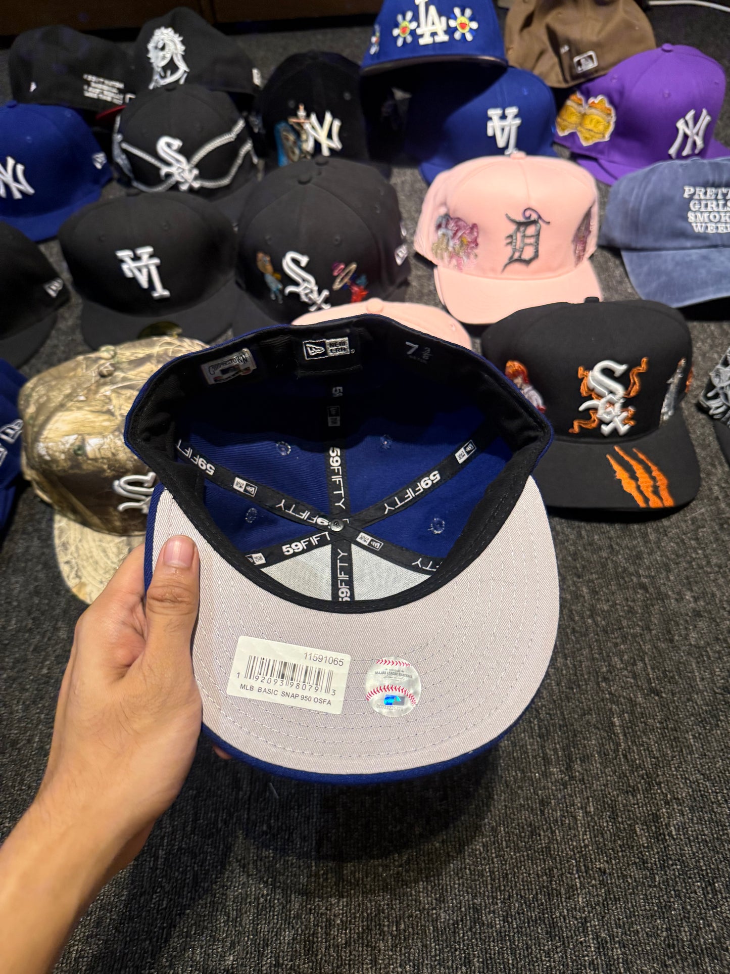 LA NOT LIKE US FITTED 7 3/8