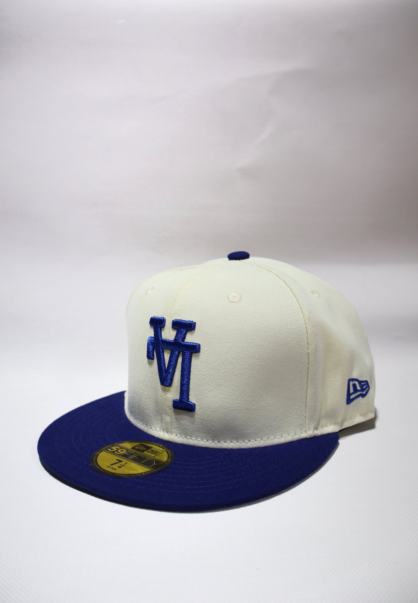 LA TWO TONE BLUE FITTED HAT