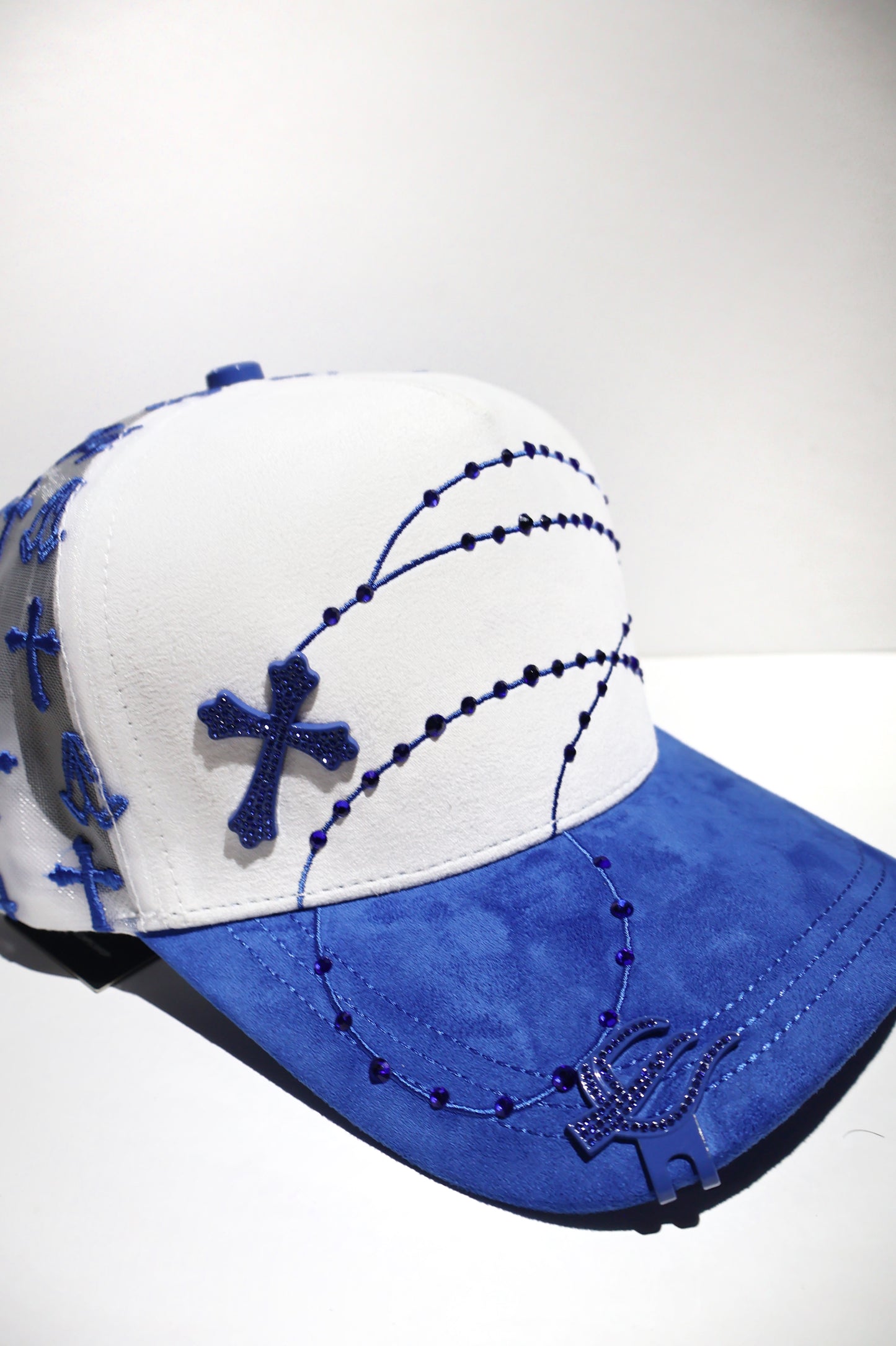 CROSS ICED OUT TWO TONE TRUCKER HAT