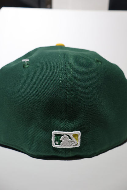 A OAKLAND TWO TONE FITTED HAT