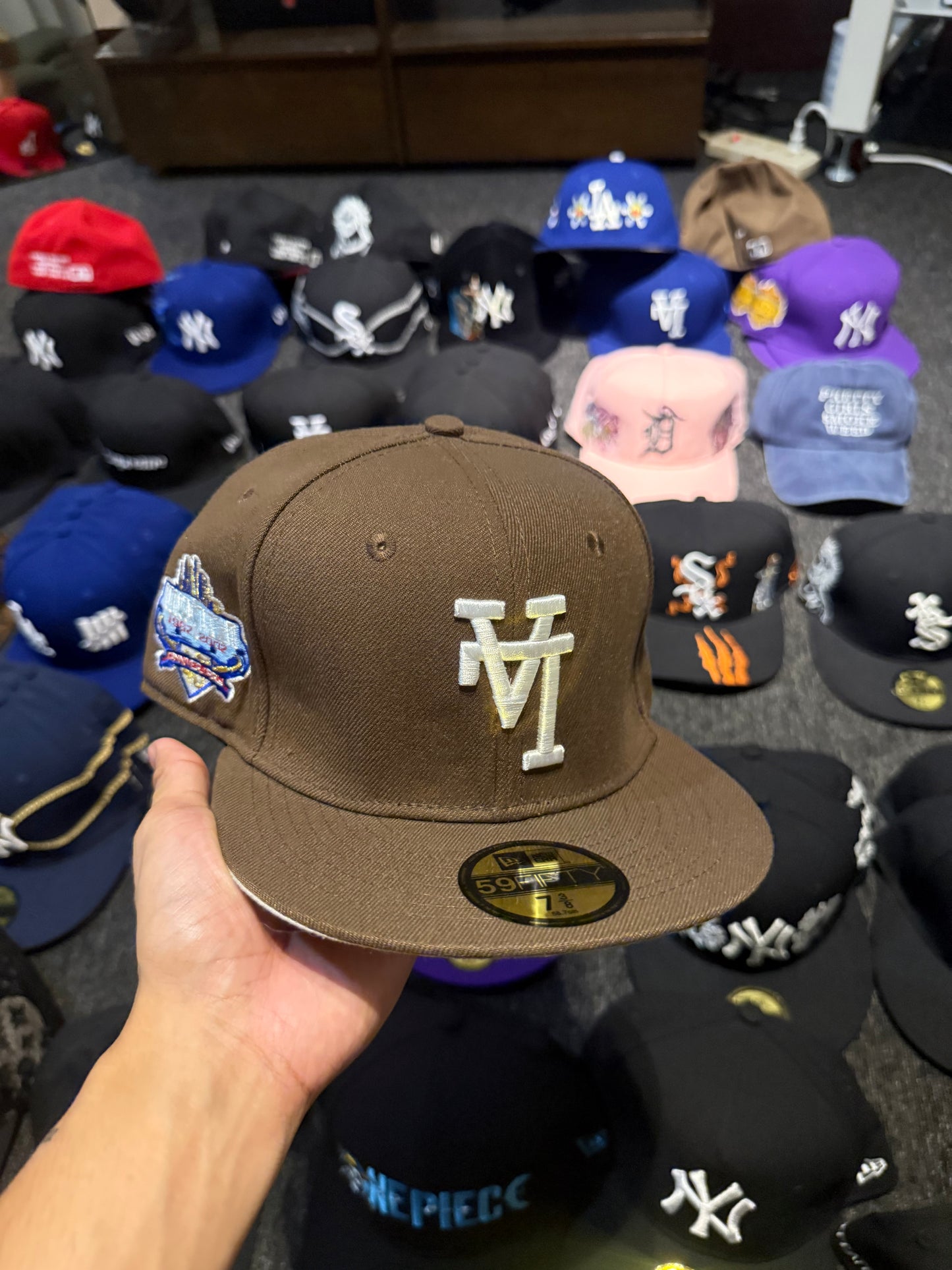 LA INVERTED FITTED BROWN
