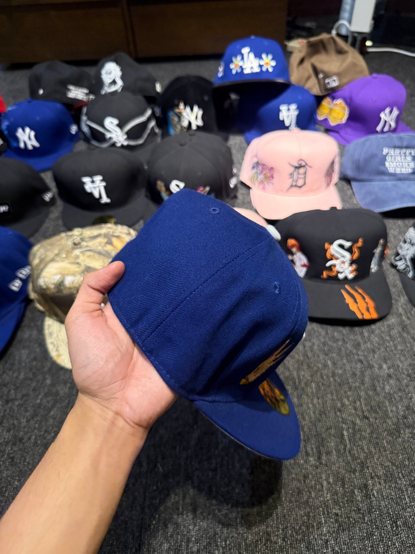LA NOT LIKE US FITTED 7 3/8
