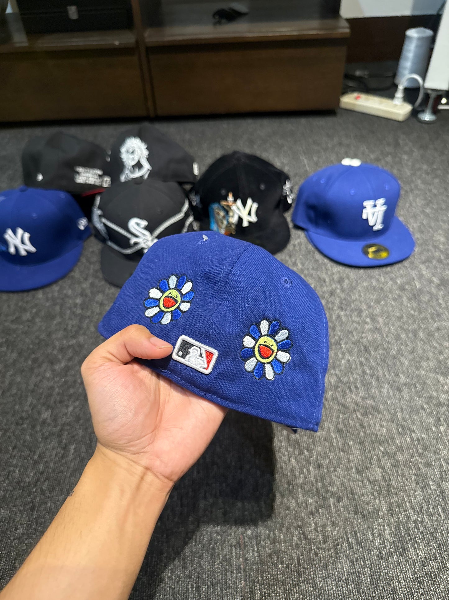 LA MURAKAMI FITTED HAT