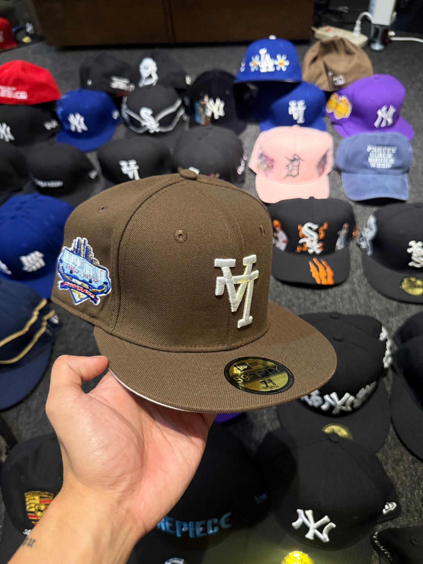 LA INVERTED FITTED BROWN