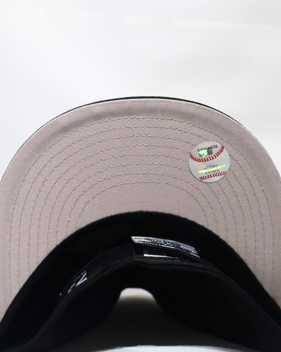 NY PLAIN BLACK FITTED HAT