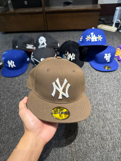 NY BROWN FITTED HAT